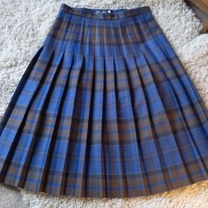 Vintage--Pleated wool midi skirt